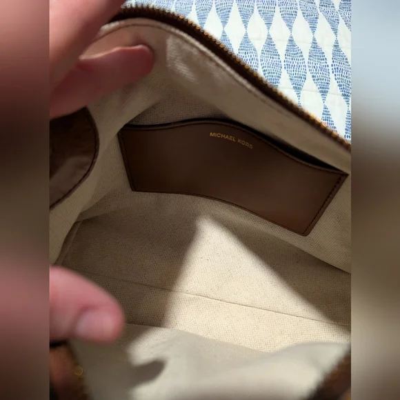 Michael Kors Medium Dakota - Picture 8 of 8